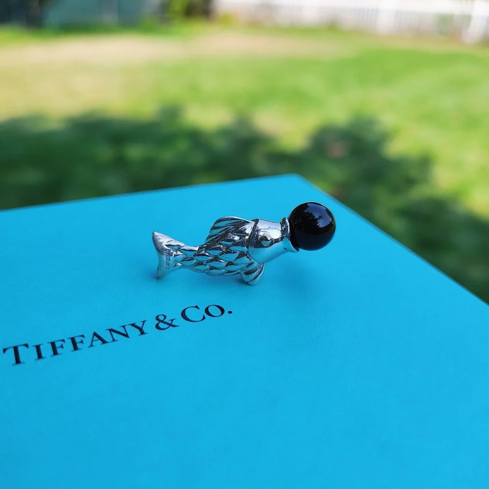 🧧SOLD🎋RARE Vintage Tiffany & Co. 2-Tone 18k Gold Silver Onyx Koi Fish Earrings - Picture 5 of 6
